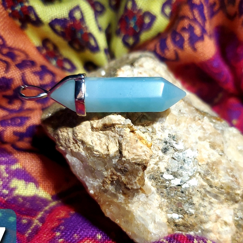 Natural Gemstone Pendant - Aquamarine